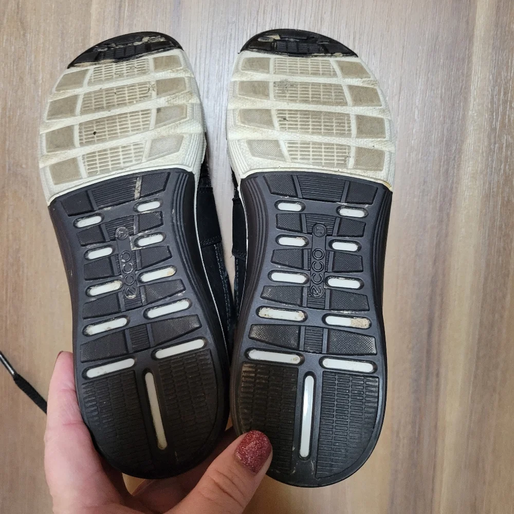 Ecco womens Shoes Size 37 us Size 6/6.5 black